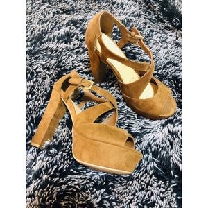 Chunky High Heel💛